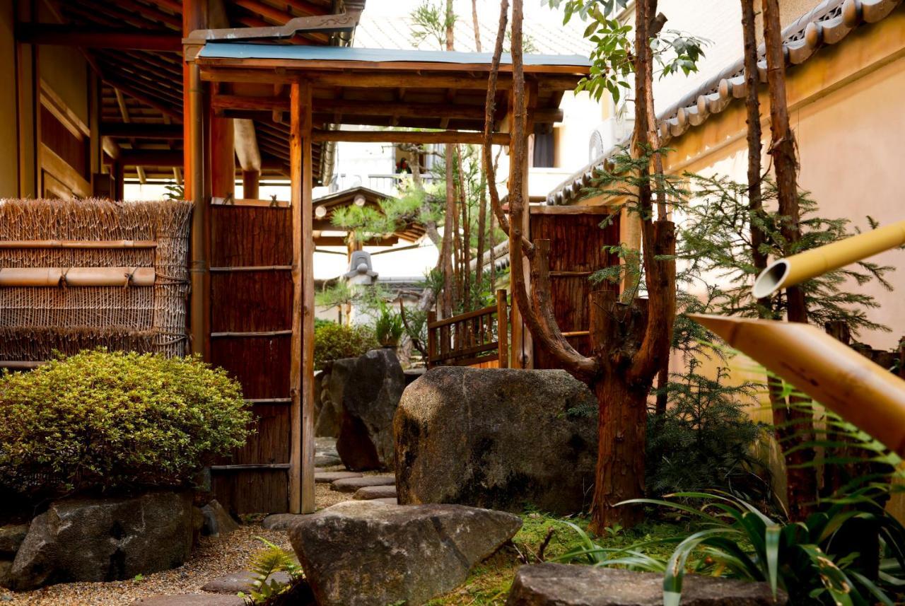 Holiday home 庭之宿 新大阪日本庭園の家 -residence Niwanoyado- *